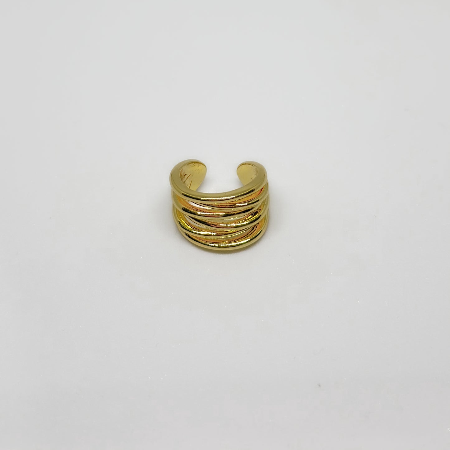 Earcuff líneas dorado