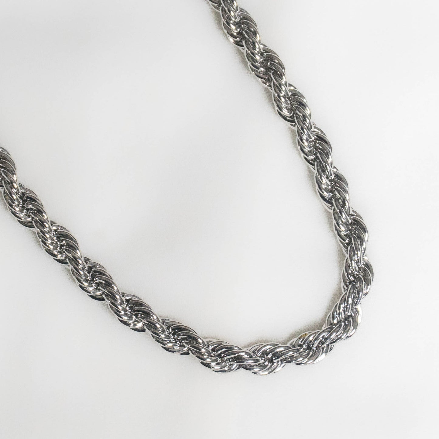 Collar entorchado plateado