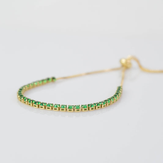 Pulsera dorada con brillantes